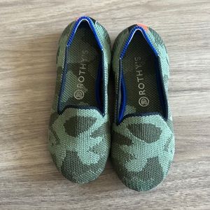 The Kids Loafer - Camo Rothy’s - Little Kid size 10